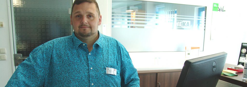 Nach Umschulung Arbeit als Kundenberater Elektronik