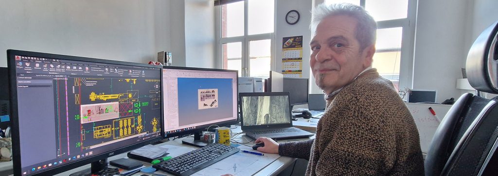 Absolvent arbeitet nach Umschulung im BFW Thueringen als Technischer Produktdesigner