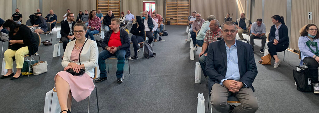 Zeugnisübergabe in der Sporthalle im BFW Thüringen